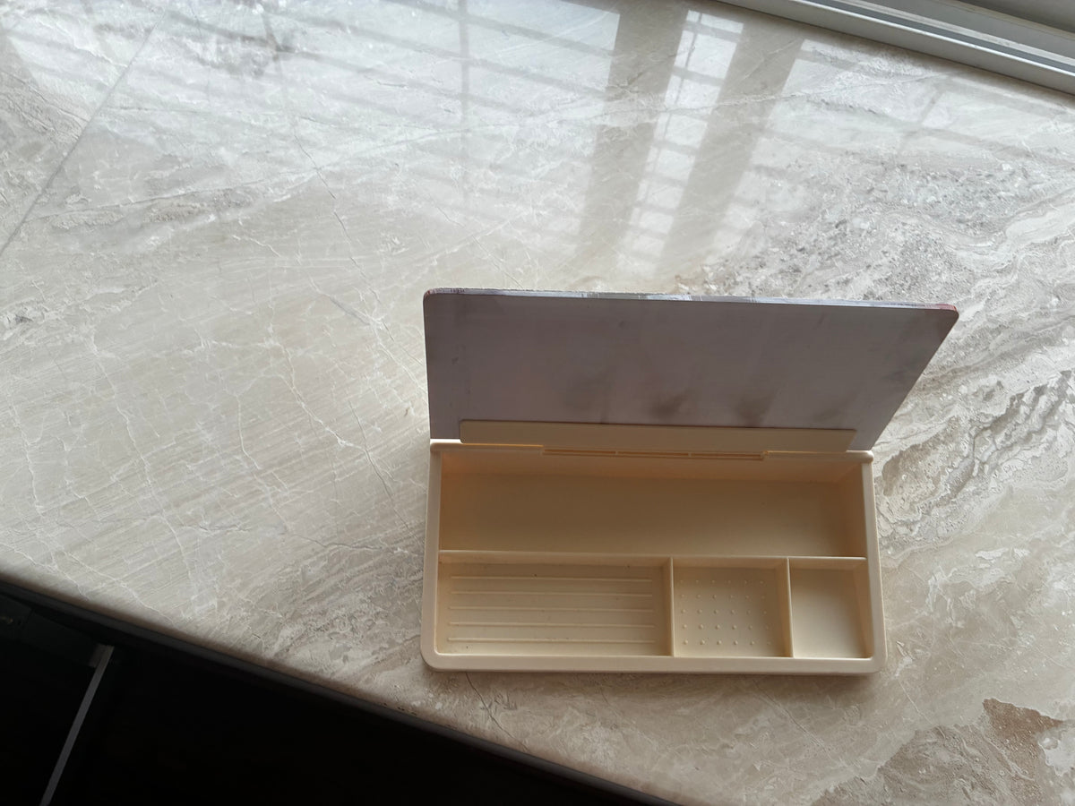 Time table desk organiser